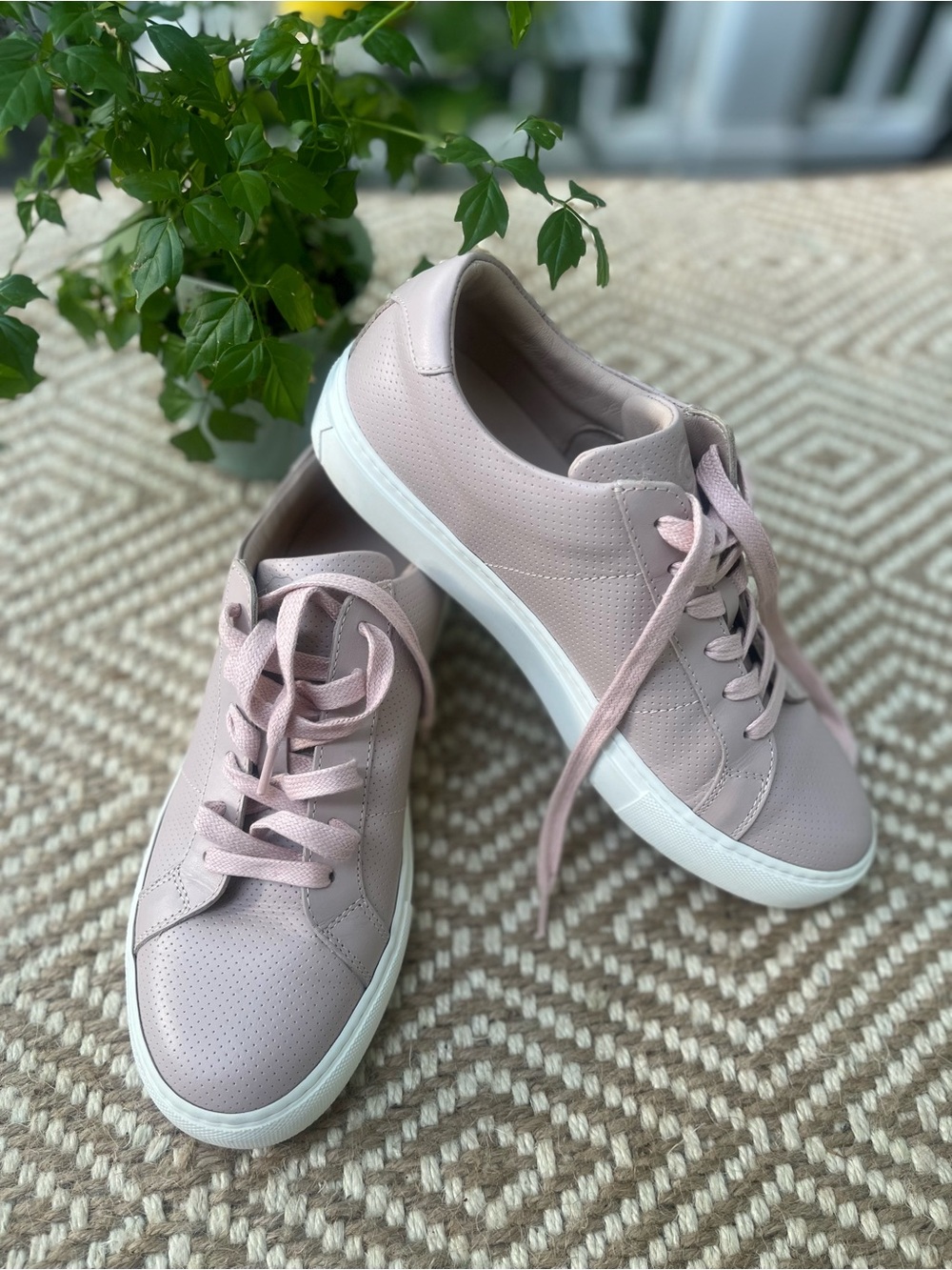 Greats Brooklyn Women’s Pink Leather Lace Up Sneakers, GUC, 9, Made in Italy